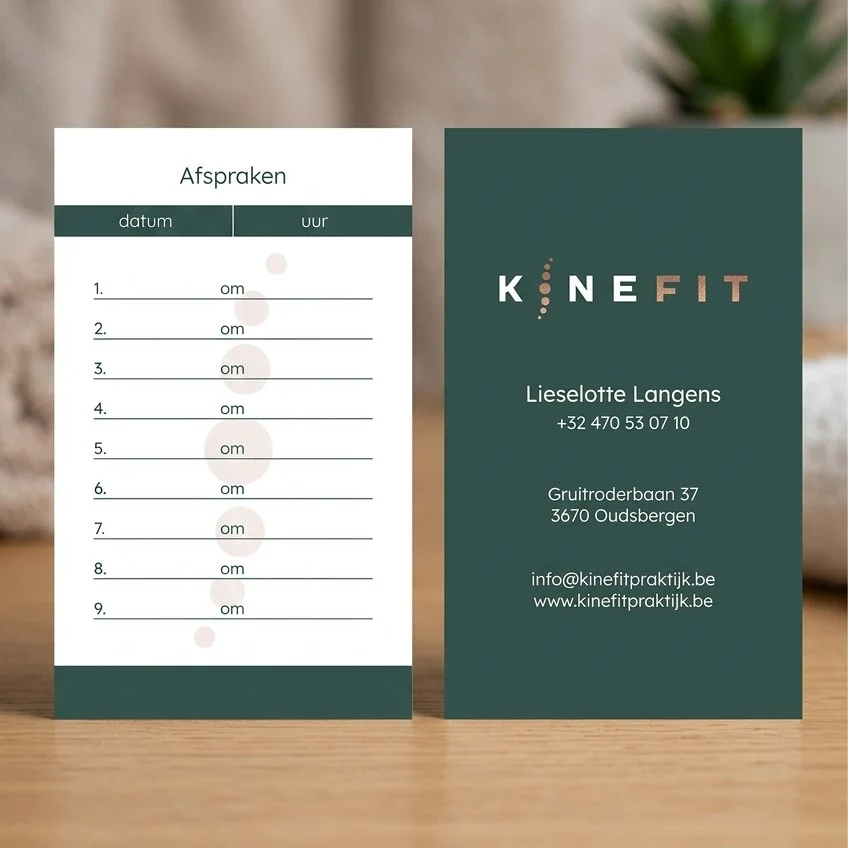 Afspraakkaartje van Kinefit: achterkant met lijnen voor datum en uur, voorkant met logo en contactgegevens